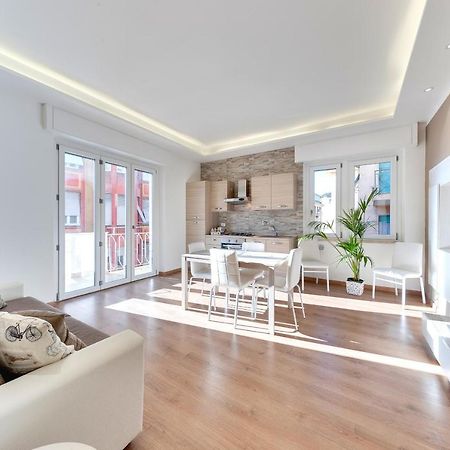 Ariston - Ciclabile Appartamento In Centro Al Mare Con Balcone サンレモ エクステリア 写真